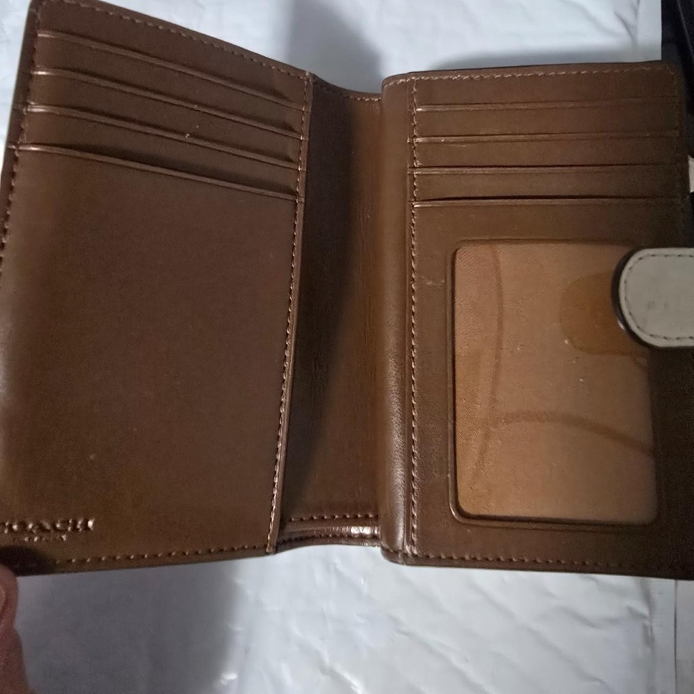 Coach Tan Signature Wallet - Picture 4 of 5